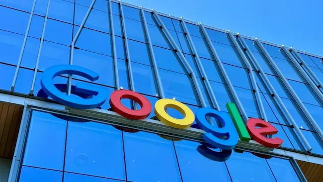 Yhdysvaltain hallitus harkitsee pakottavansa Googlen hajottamaan itsens&auml; kilpailuoikeusjutussa