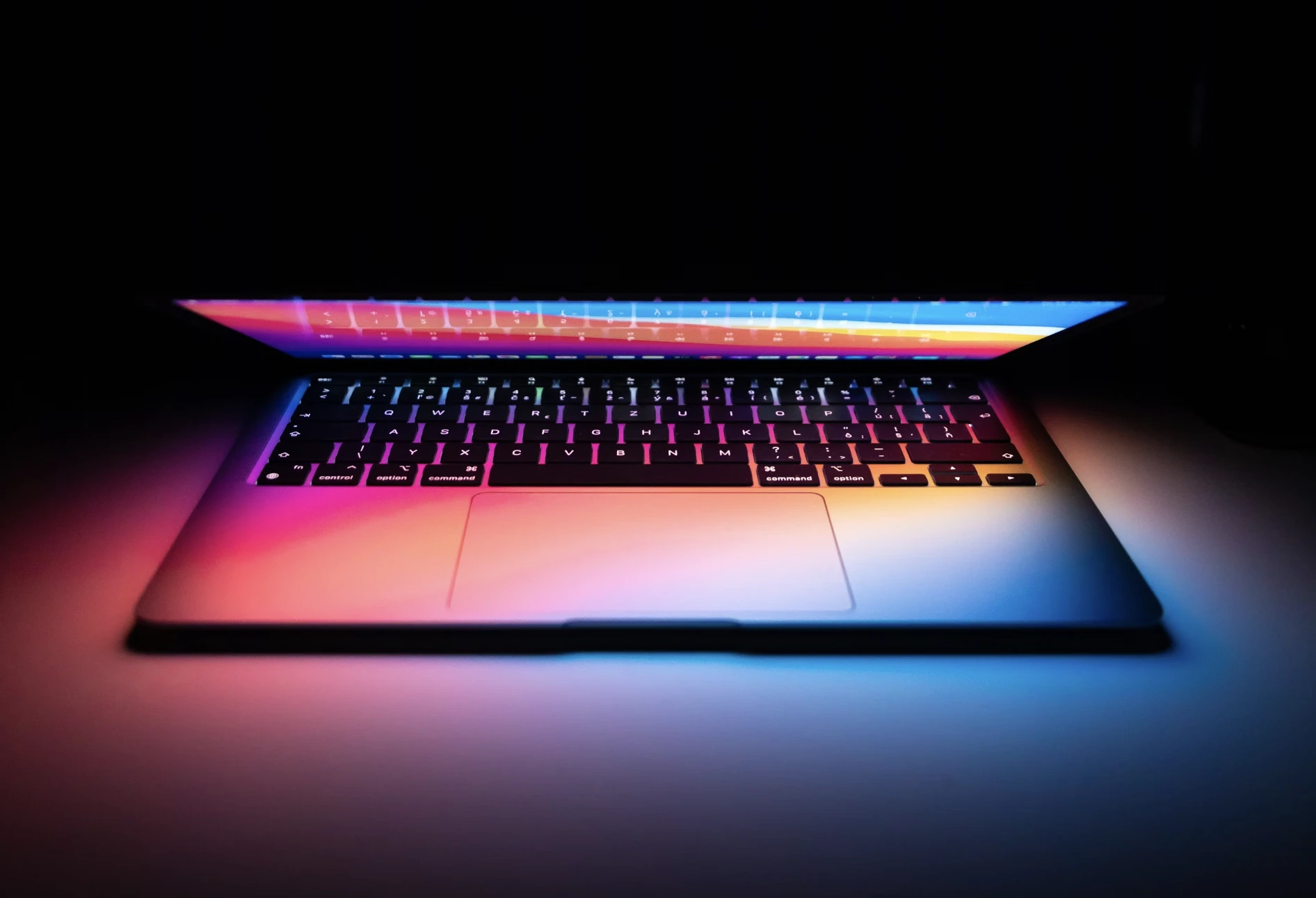 Uusi kyberturvallisuusuhanilmiö kohdistuu Mac-käyttäjiin väärennetyillä päivityksillä