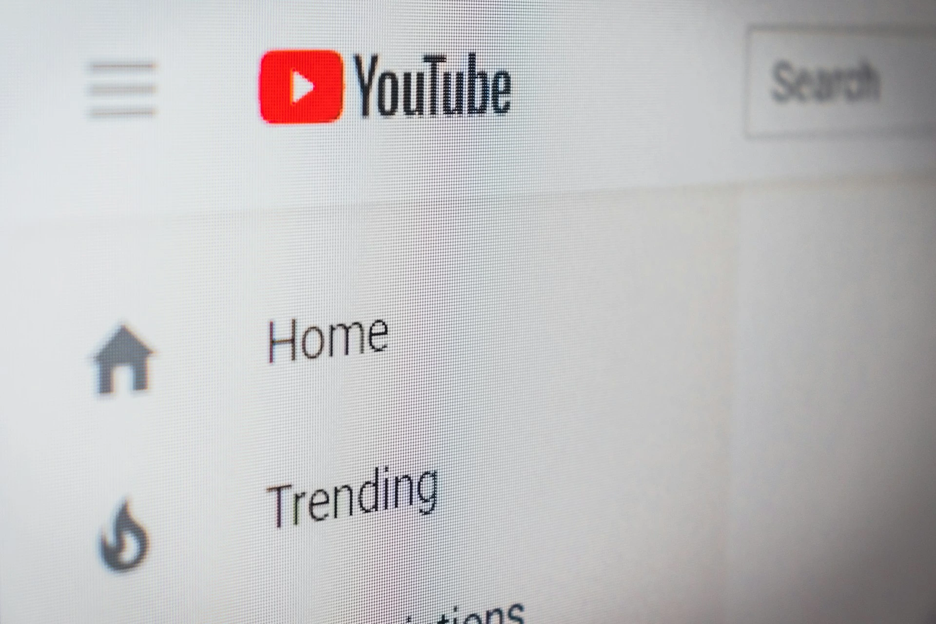 Venäjä sakottaa Googlea YouTube-sisällöstä, joka koskee sotilaallista antautumista
