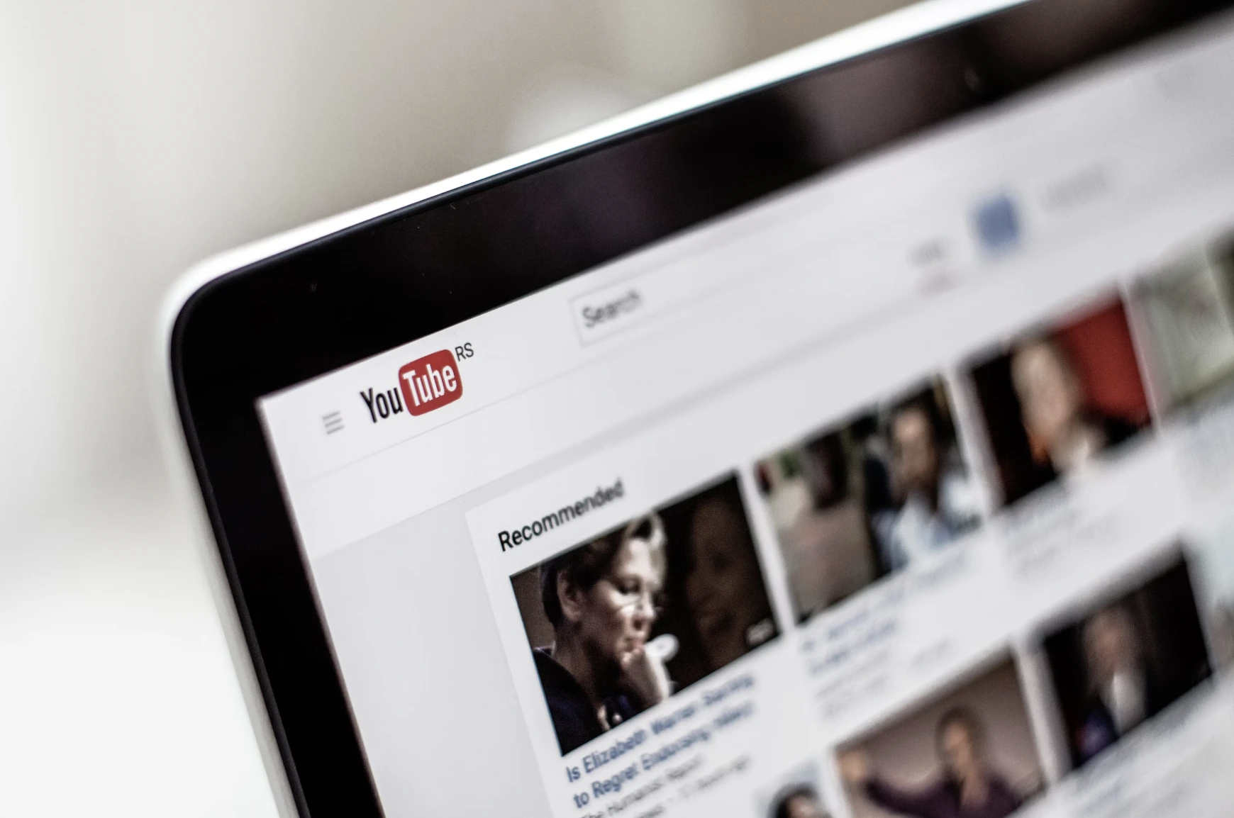 Hakkerit kiristävät YouTubereita levittämään haittaohjelmia