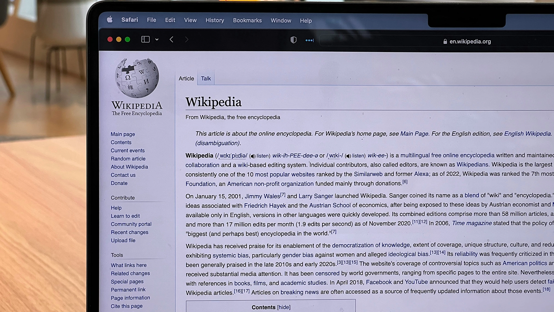 Tekevätkö tekoälybotit Wikipedian palvelimista ylikuormitettuja?