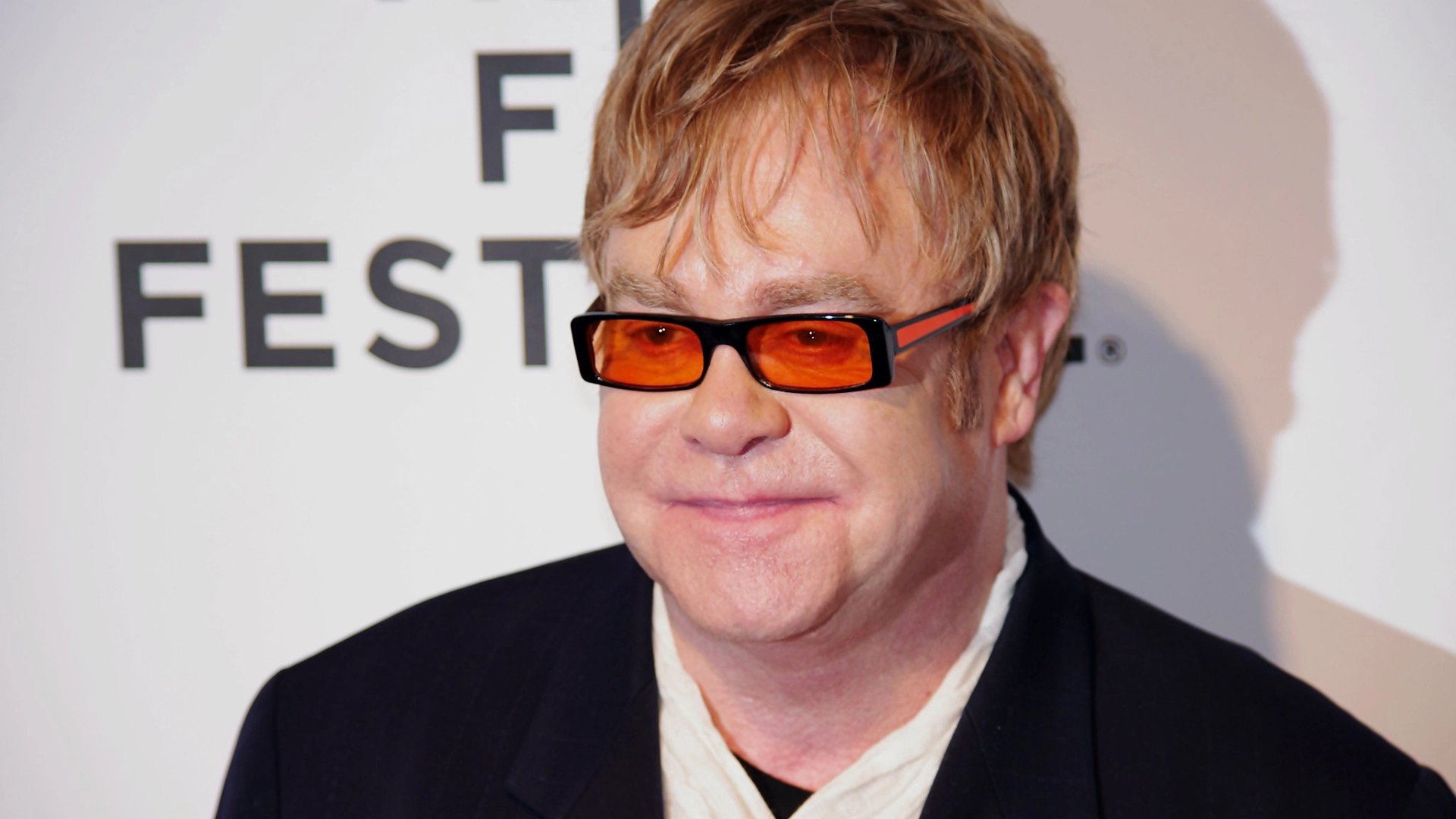 Useat taiteilijat, mukaan lukien Elton John, tuomitsevat Iso-Britannian tekoälyyn liittyvän tekijänoikeussuunnitelman