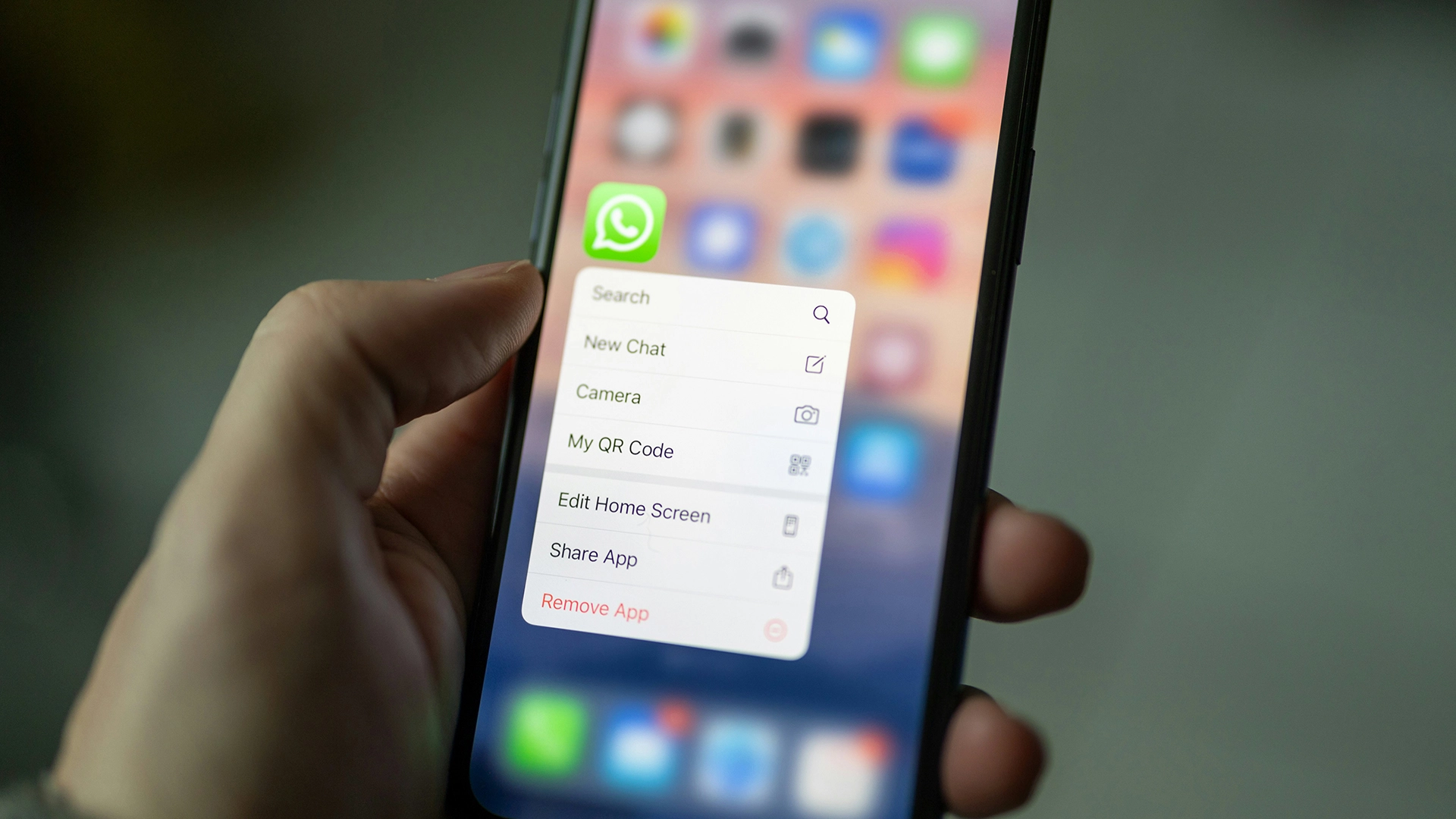 Metan chatbot jakoi yksityisen puhelinnumeron virheellisesti